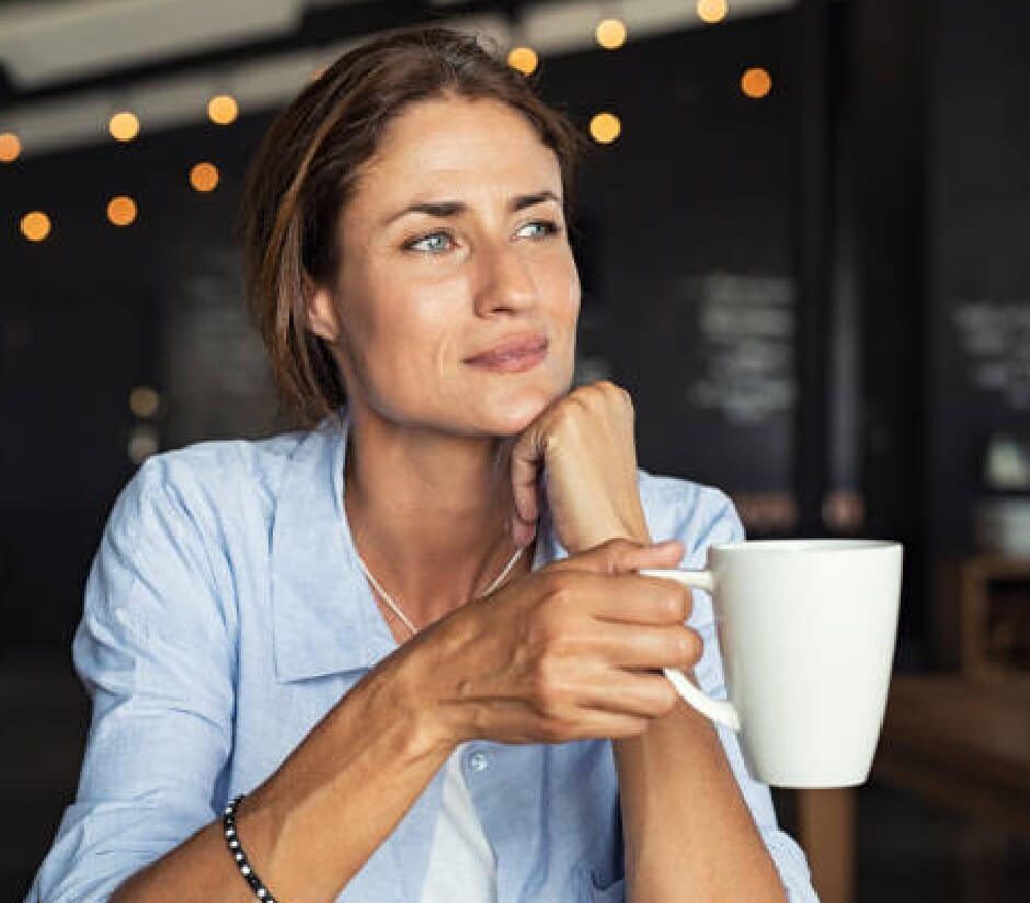 maa-bg-woman-coffee-001 maa-bg-woman-coffee-001